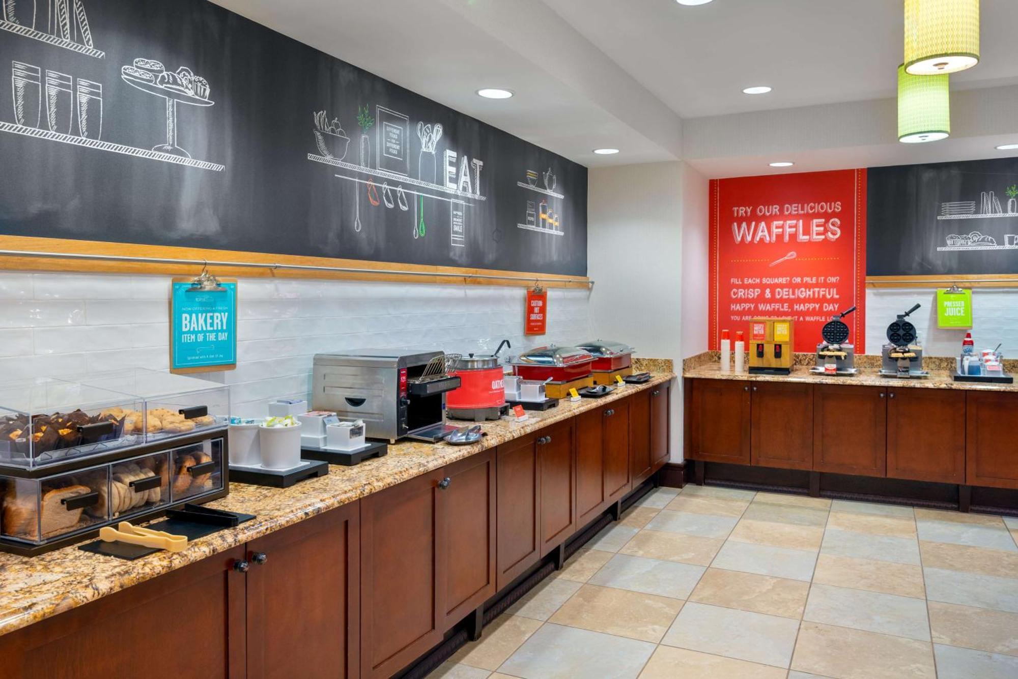 Hampton Inn And Suites Hartford/Farmington Exterior foto